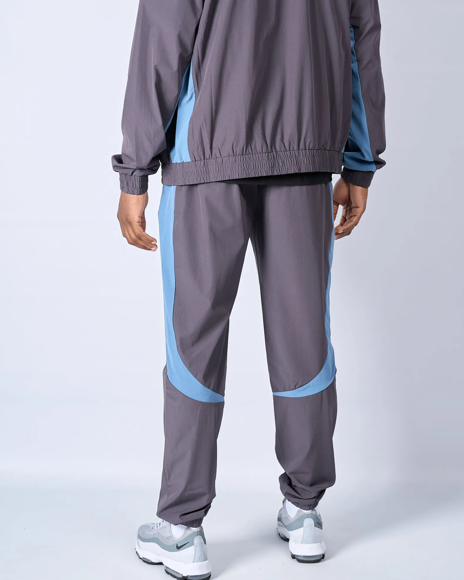 Slate Flint Contrast Badge Pant